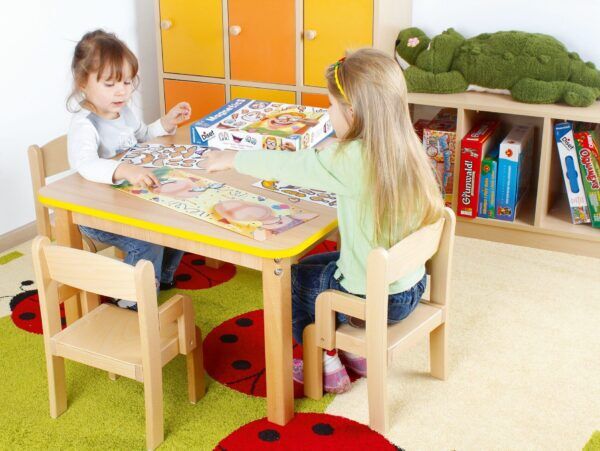 Stoel beuken zithoogte 21 cm, 1 – 2 jaar