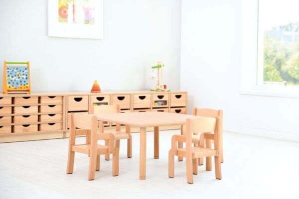 Stoel beuken zithoogte 21 cm, 1 – 2 jaar