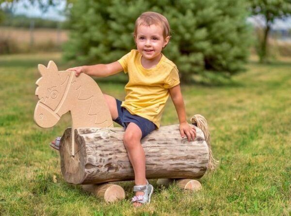 Buiten meubilair – Boomstamdier Paard