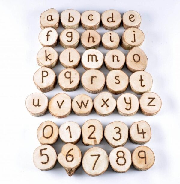 Handgemaakte Houten cijfers en letters foto 1