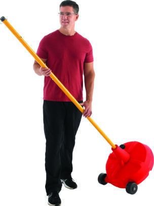 Grote rode voetstuk op wielen