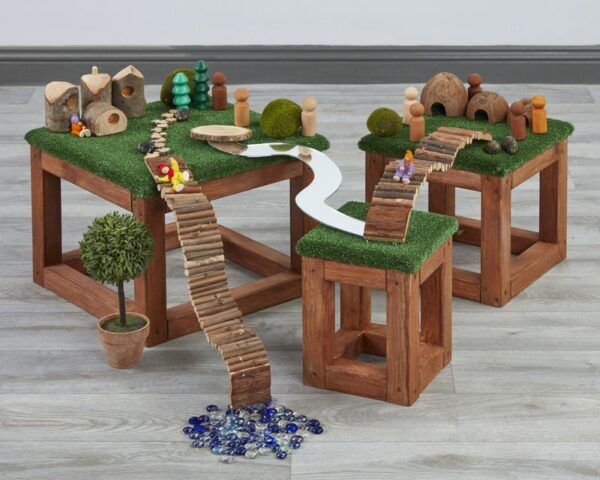 Houten speelplatformen met gras (3 stuks)