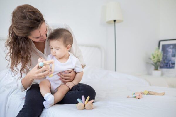 Plan Toys Houten Driehoek rammelaar