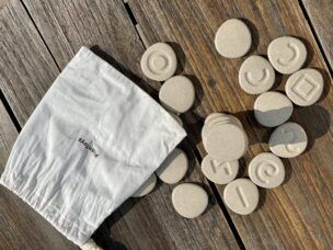 Plan Toys Houten Sensory Play Tactical Stones (24-delig) foto 2