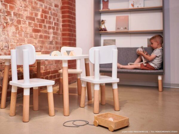 Daley Luke Kindertafel 80 x 80 cm Leeftijd: 5 – 6 jaar