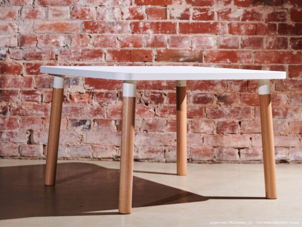 Daley Luke Kindertafel 120 x 80 cm Leeftijd: 5 – 6 jaar