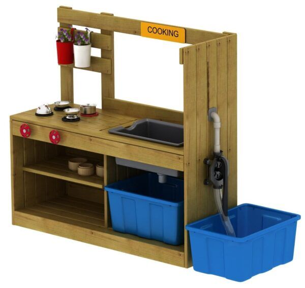 Buitenkeuken met pomp