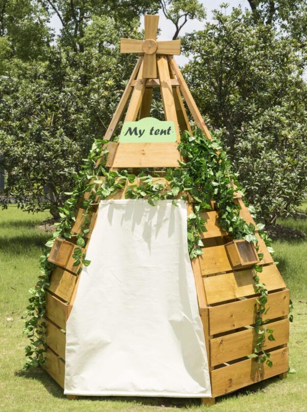 Buiten Houten Tipi