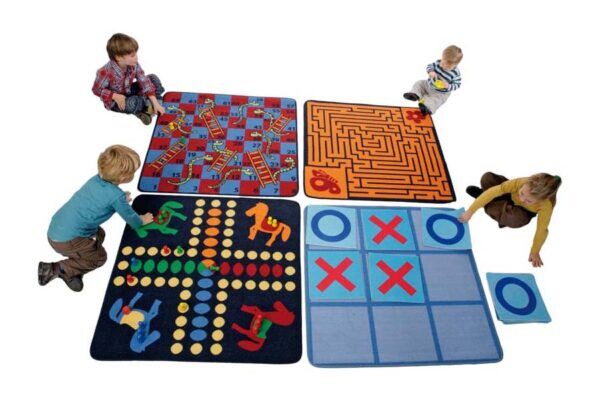 4 Speelkleden met Verschillende Spelletjes