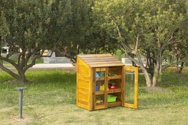 Buitenkast met transparante deuren