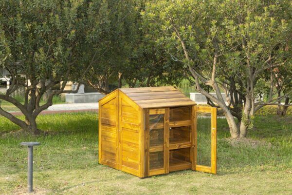 Buitenkast met transparante deuren