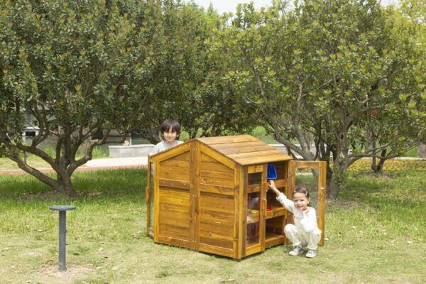 Buitenkast met transparante deuren