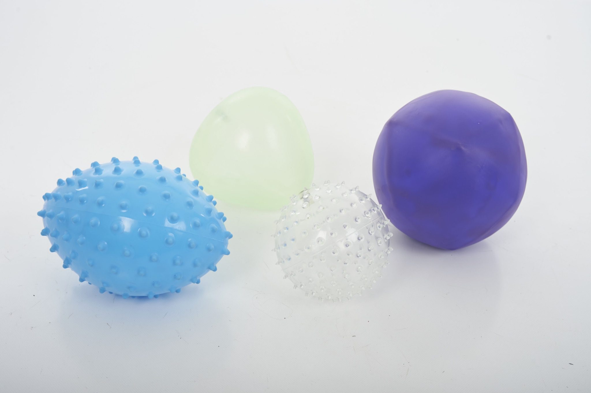 Set van 4 ballen in onderscheidende en ongebruikelijke vormen