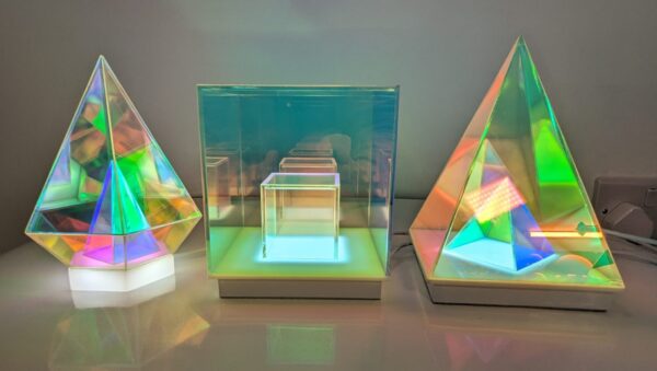 3D Prismalamp – Piramide – 12 x 12 x 18 cm foto 2