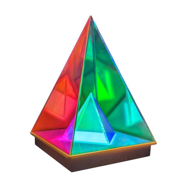 3D Prismalamp – Piramide – 12 x 12 x 18 cm foto 1