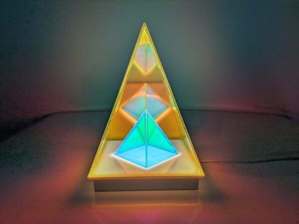 3D Prismalamp – Piramide – 12 x 12 x 18 cm
