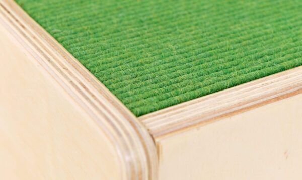 Tribune Platform Recht – 3 treden inclusief groen Tapijt