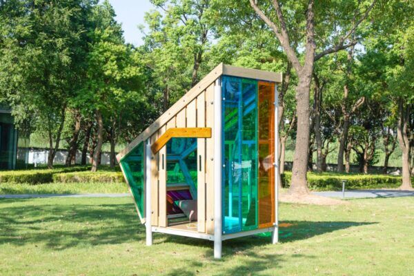 Magische kleuren buitenspeelhuis