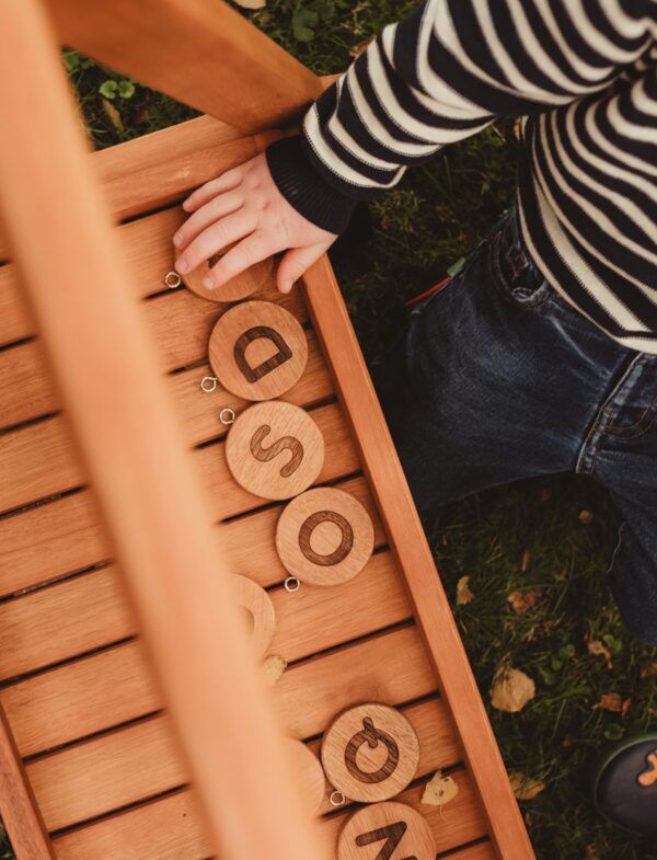 Buiten Leren Letters Station