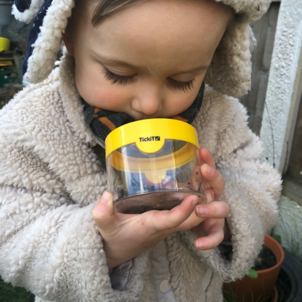 Set van 6 Tickit insectenpotjes met vergrootglas
