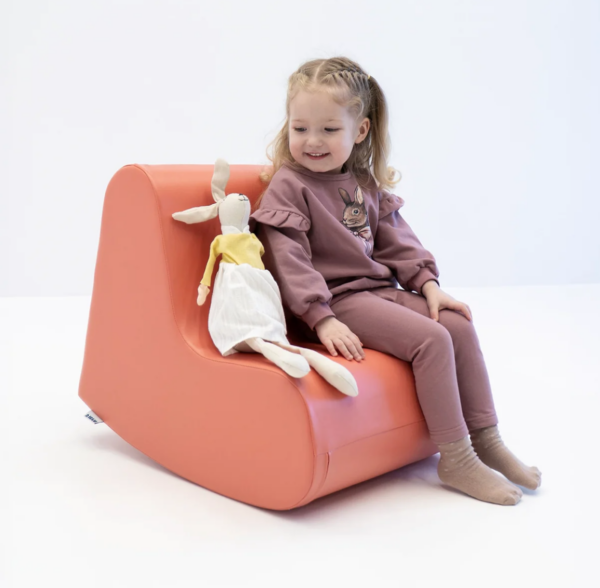 Rocking Chair Soft Play Poef – Zalm Roze Schommelstoel